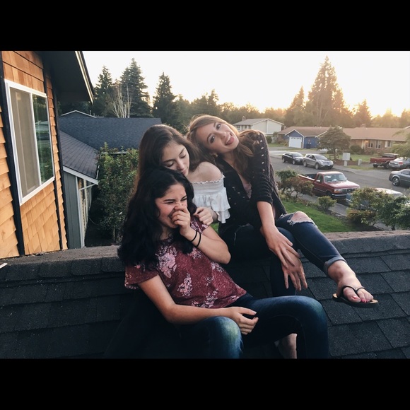 White off the shoulder top - Picture 5 of 5